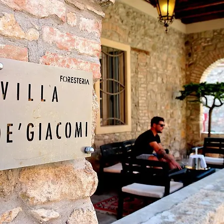 De' Giacomi Apartahotel